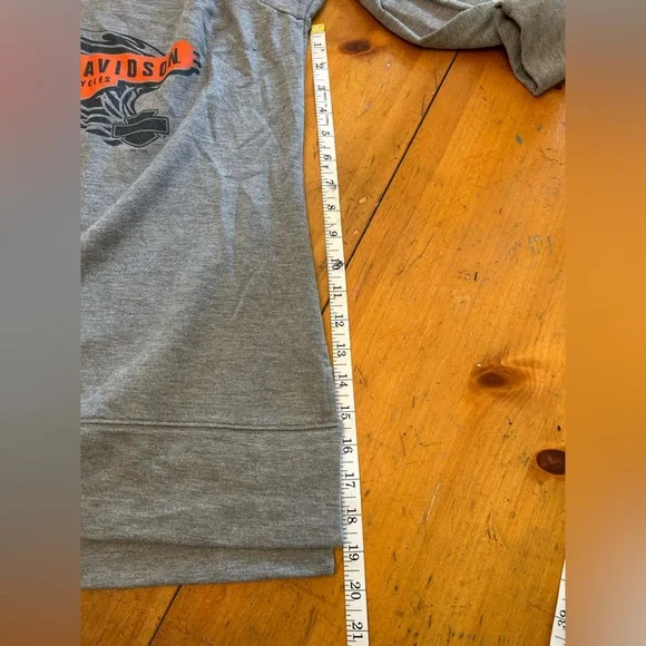 Harley-Davidson Gray and Orange Sweatshirt. - Picture 12 of 13